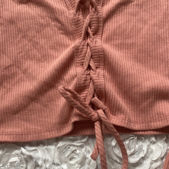 New Fashion Nova fitted lace up front top size XL - Picture 2 of 3